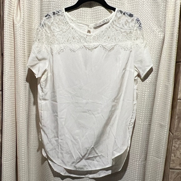 Abercrombie & Fitch Tops - Abercrombie & Finch Elegant Off White Lace Women's Top